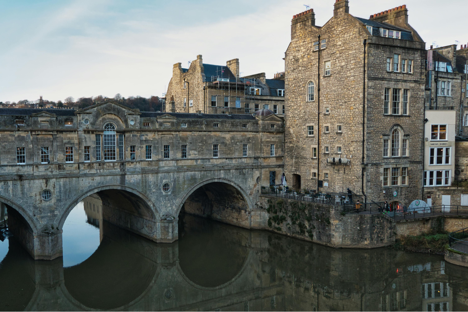 Bath-Roman Elegance and Georgian Splendour Bath -Roman Elegance and Georgian Splendour