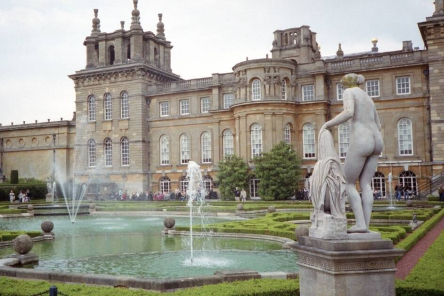 Blenheim Palace -Aristocratic Grandeur in the Countryside Blenheim Palace -Aristocratic Grandeur in the Countryside